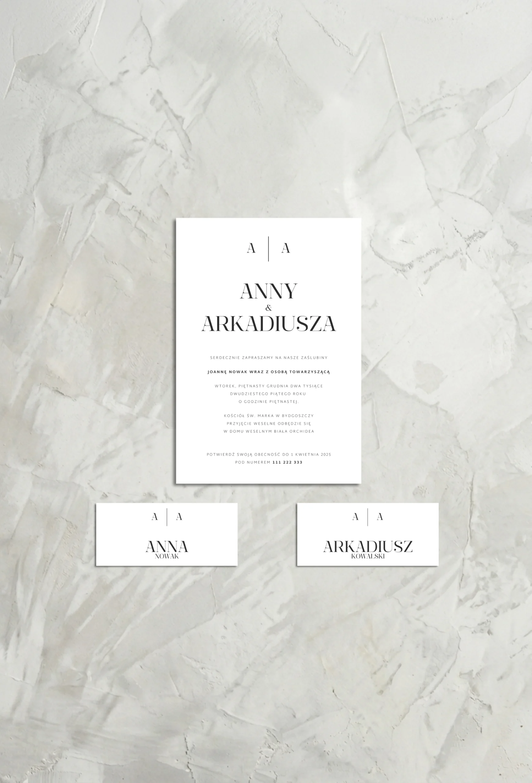 Odkryj kolekcję Monochromatyczna Elegancja – minimalistyczną papeterię ślubną opartą na czystej typografii. Stwórz nowoczesną i elegancką oprawę Waszego dnia.